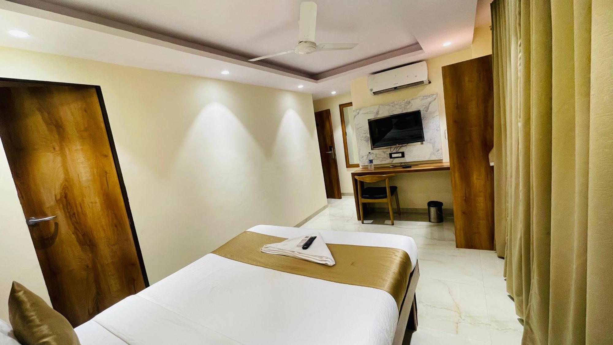 Hotel Arma Residency Мумбаи Экстерьер фото