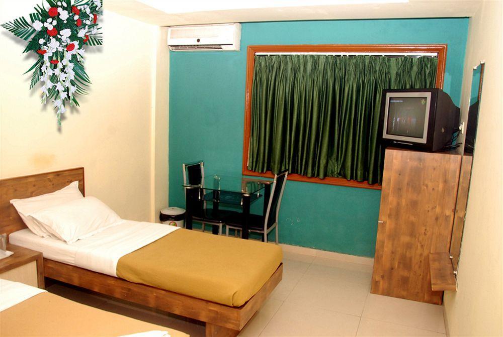 Hotel Arma Residency Мумбаи Экстерьер фото