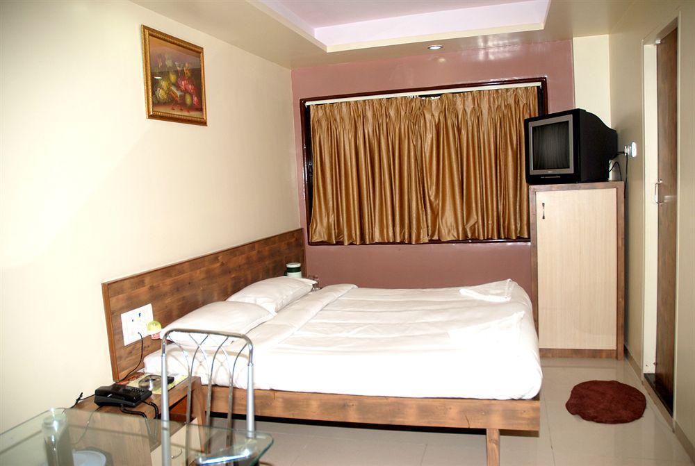 Hotel Arma Residency Мумбаи Экстерьер фото